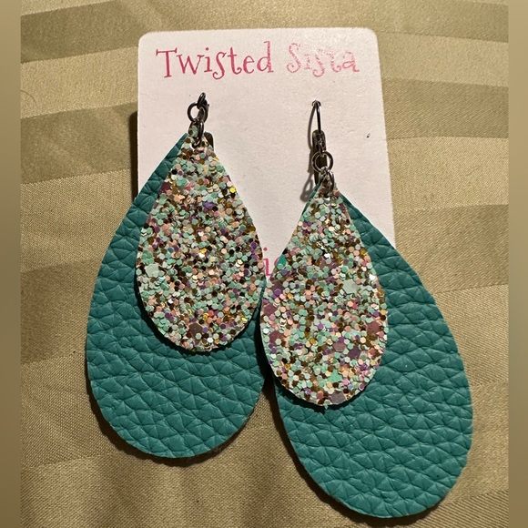 Twisted Sista Jewelry - Twisted Sista Earrings